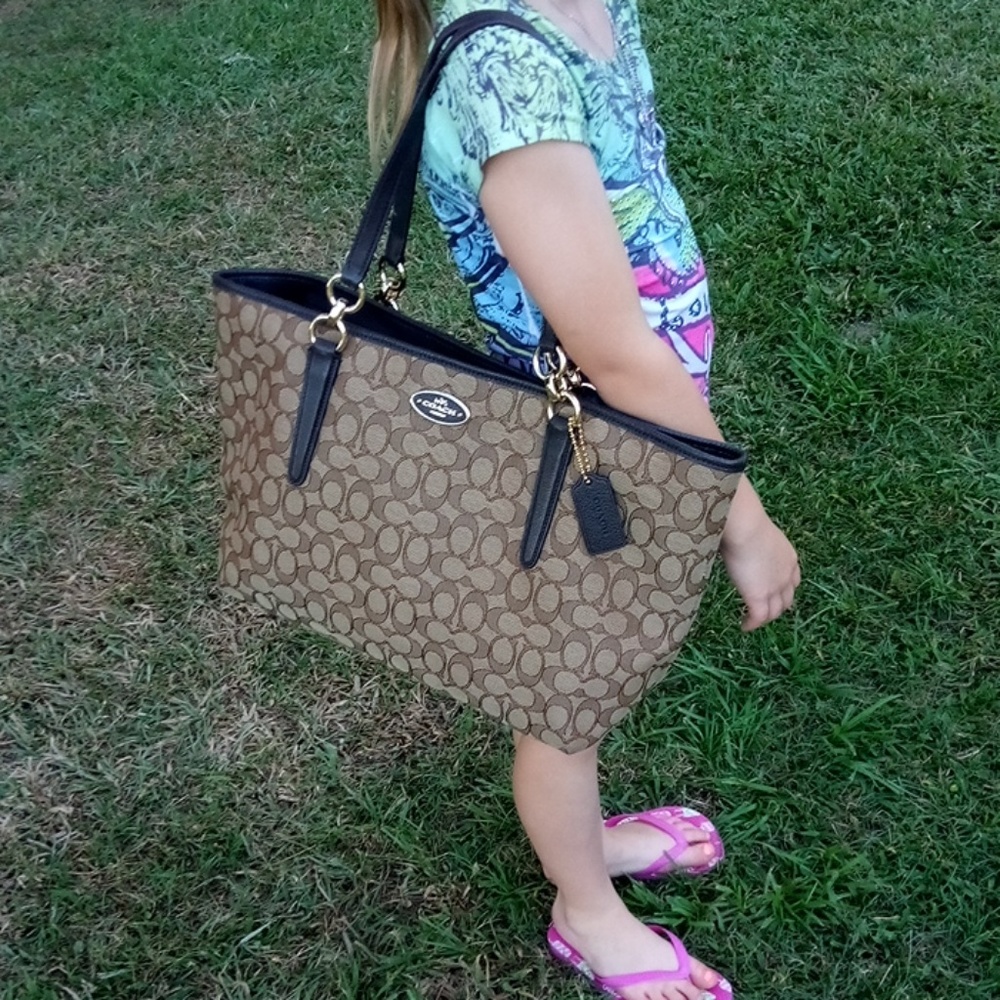 FINAL DROP!👜EUC Coach tote 👜